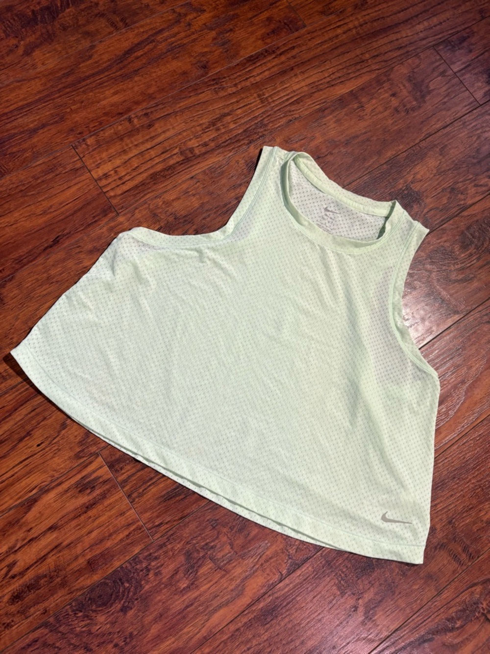 Nike women’s size L mesh crop athletic top